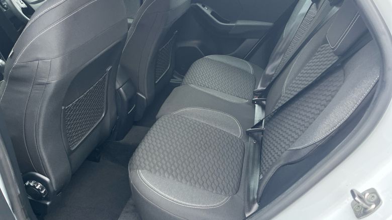 Ford Puma 1.0 EcoBoost Hybrid mHEV Titanium 5dr DCT Petrol Hatchback